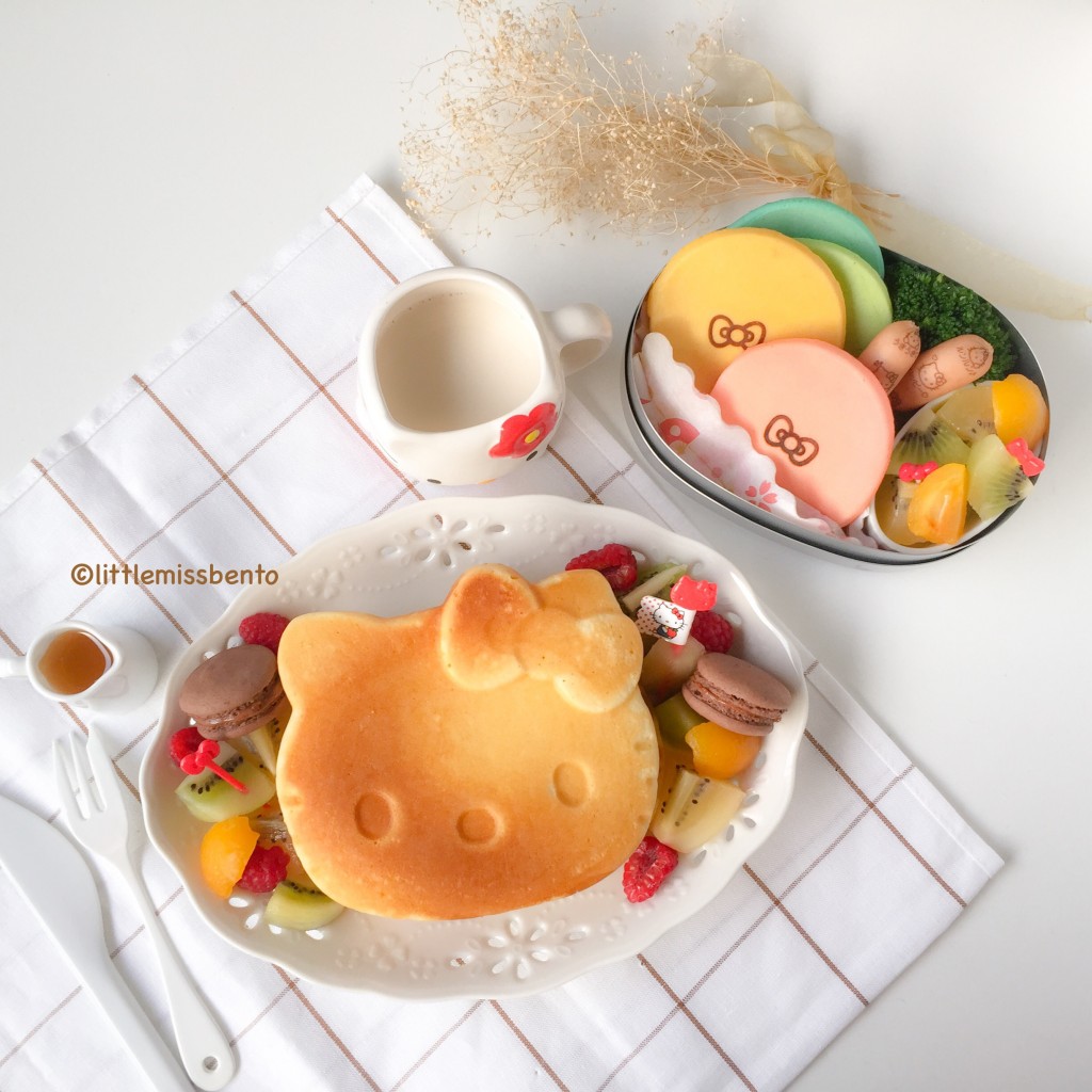 Hello Kitty Pancakes Bento (1)